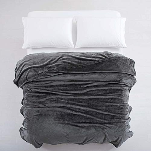 41A1QYxUx9L._AC_.jpg MOONLIGHT20015 Fleece Blanket Twin Size - Super Soft Cool Fuzzy Dark Grey Throw Blanket for Couch and Sofa - Lightweight Luxury 400 GSM Microfiber Fluffy Bed Blankets and Throws, 60 x 80 Inches (Twin)